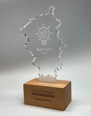 Awards aus nachhaltigem Holz + recyceltem Acrylglas