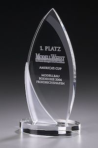 Glas-Awards "mit satinierten- oder Metalldesigns"