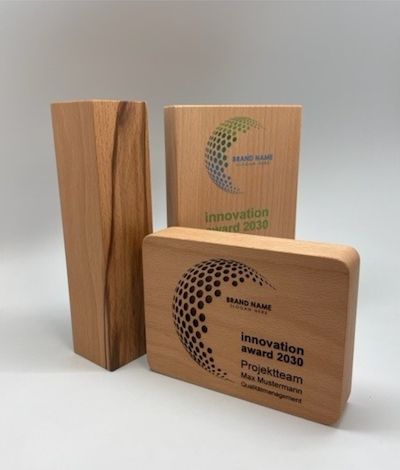 Holz-Trophäen aus nachhaltiger Forstwirtschaft