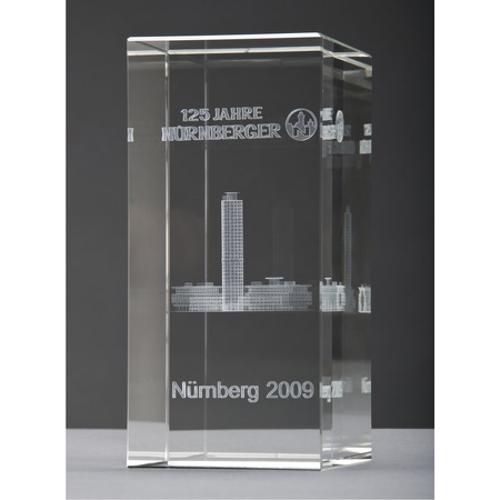 Glasquader mit 3D-Laserinnengravur "Business-Tower - Nürnberg"