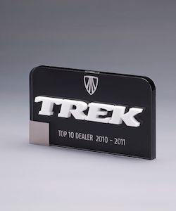 "Trek Bikes" Logoaufsteller (Umsetzung 2010-2019)