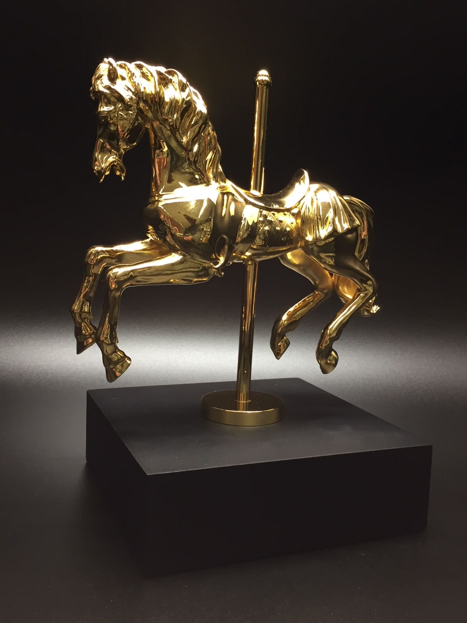 Goldenes Karusellpferd von der ArGe NRW